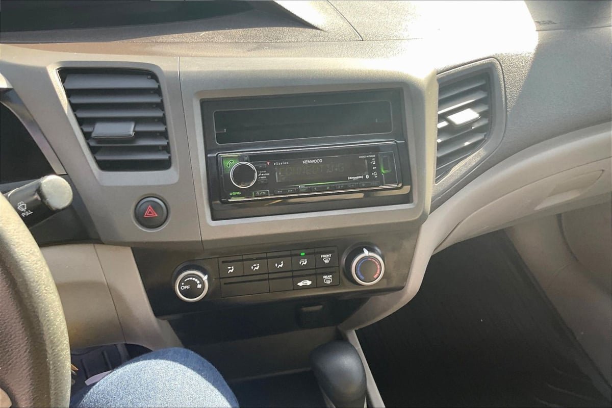 Used 2012 Honda Civic DX image 9