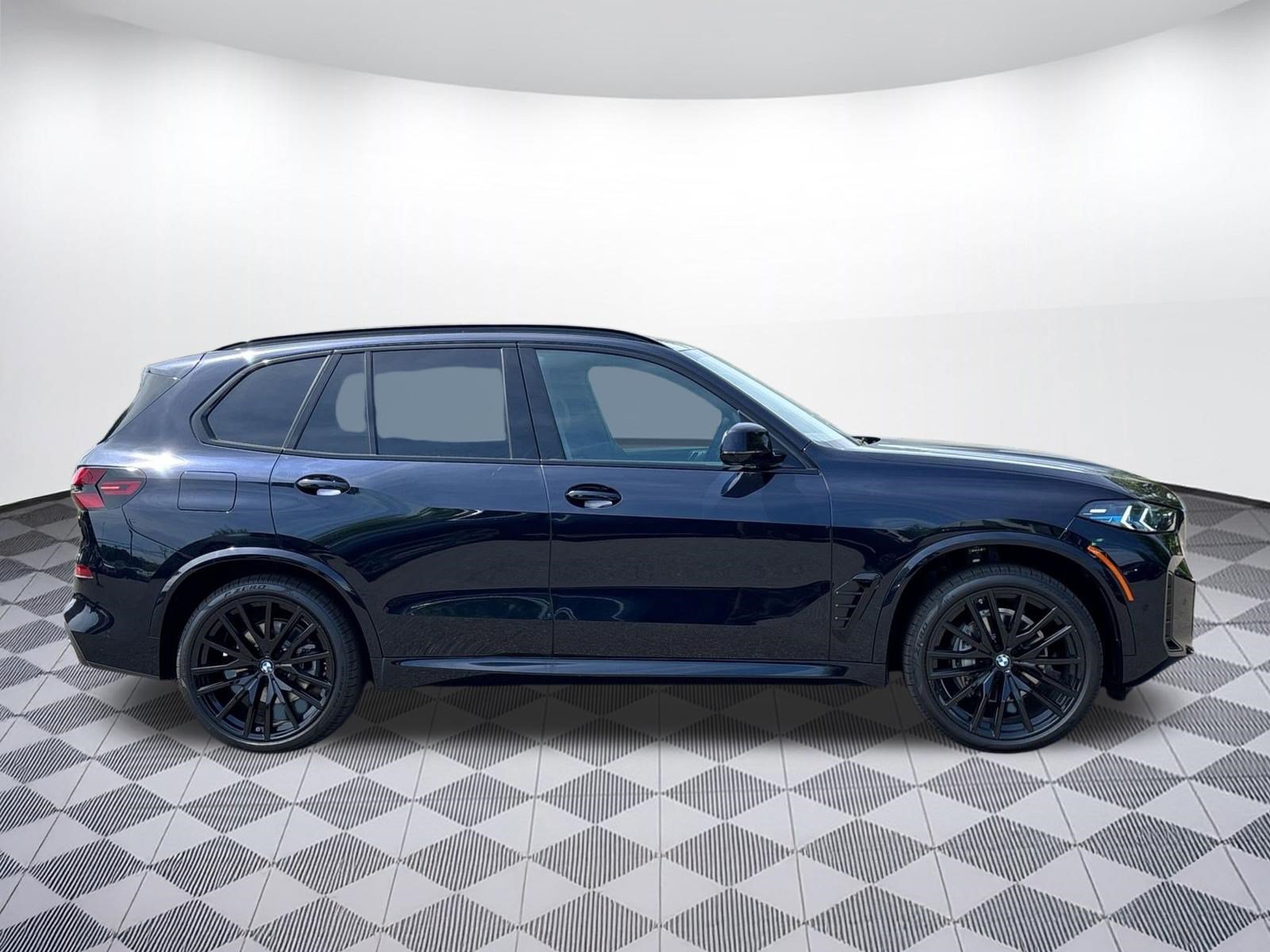 New 2026 BMW X5 xDrive40i w/ M Sport Package AWD/4WD image 7