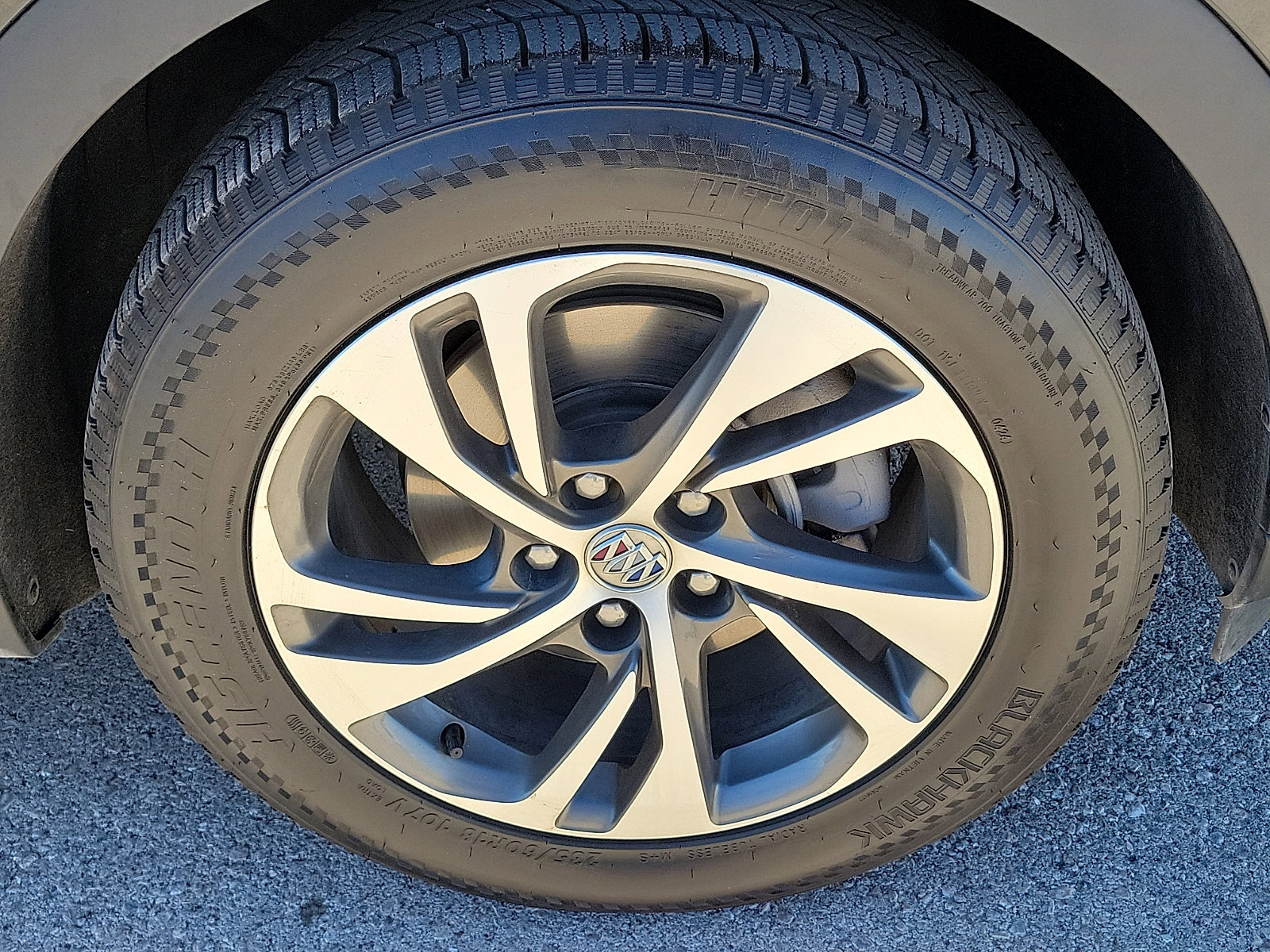 Used 2023 Buick Envision Essence image 7