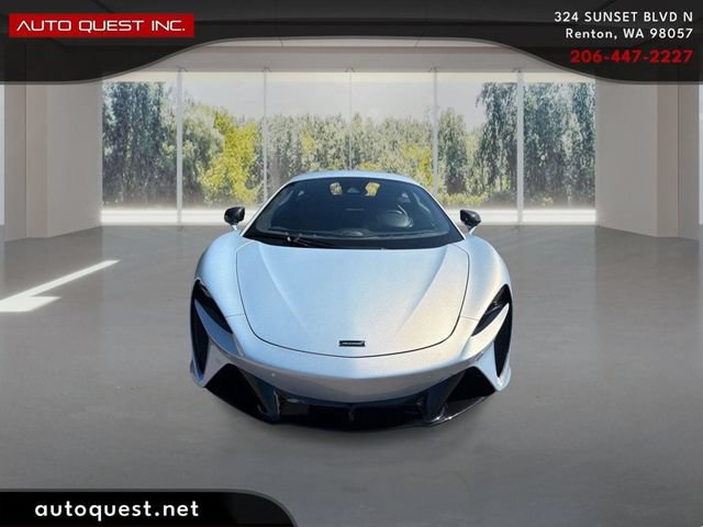 Used 2023 McLaren Artura RWD image 2