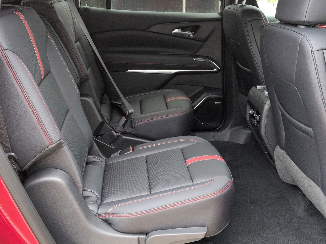 New 2026 Chevrolet Traverse RS FWD image 24