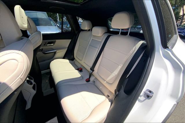 Used 2023 Mercedes-Benz GLC 300 4MATIC image 17