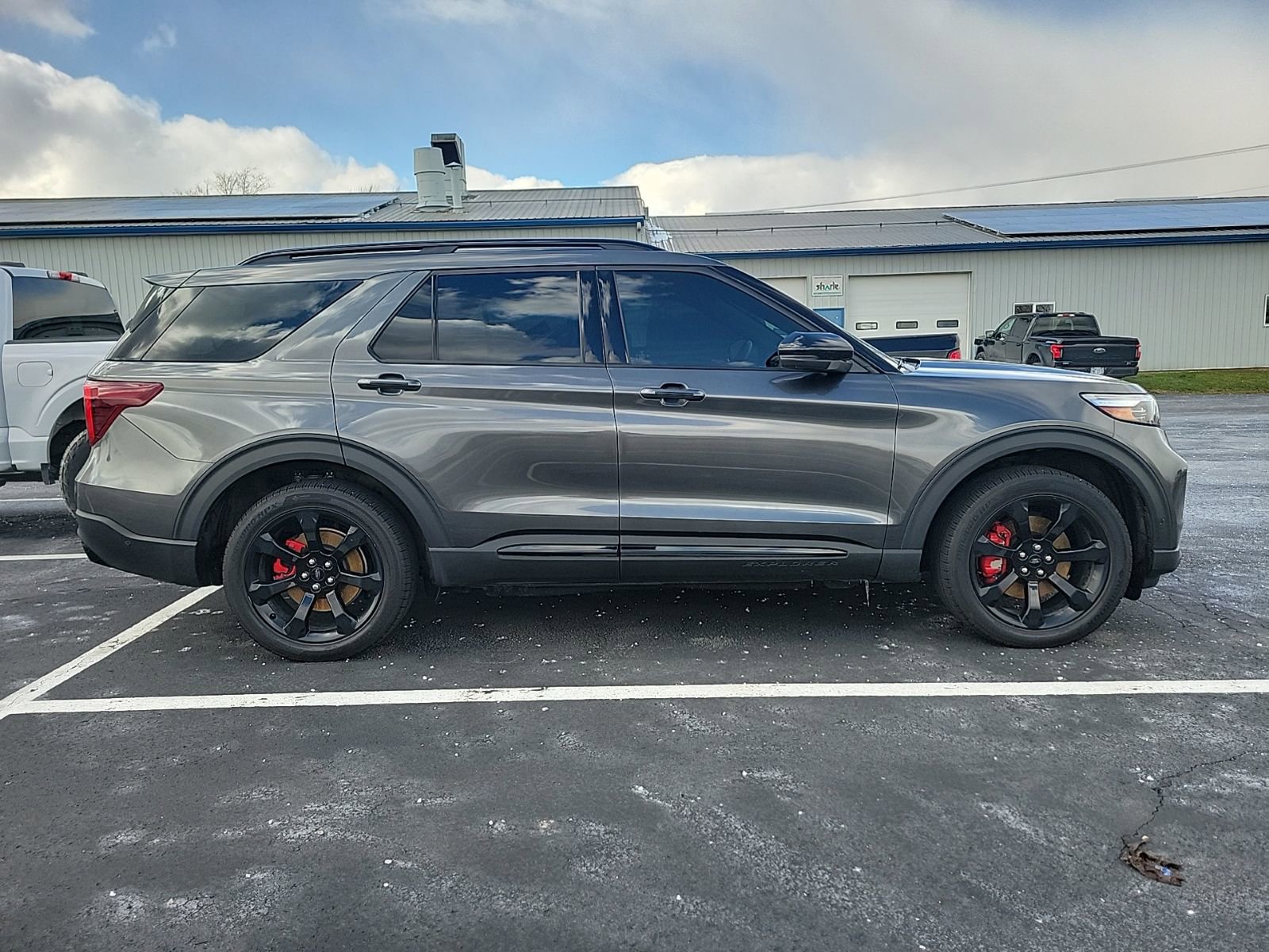 Used 2020 Ford Explorer ST w/ ST Street Pack image 6