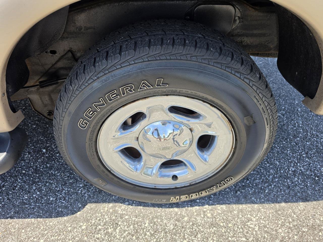 Used 1999 Ford Expedition XLT AWD/4WD image 7