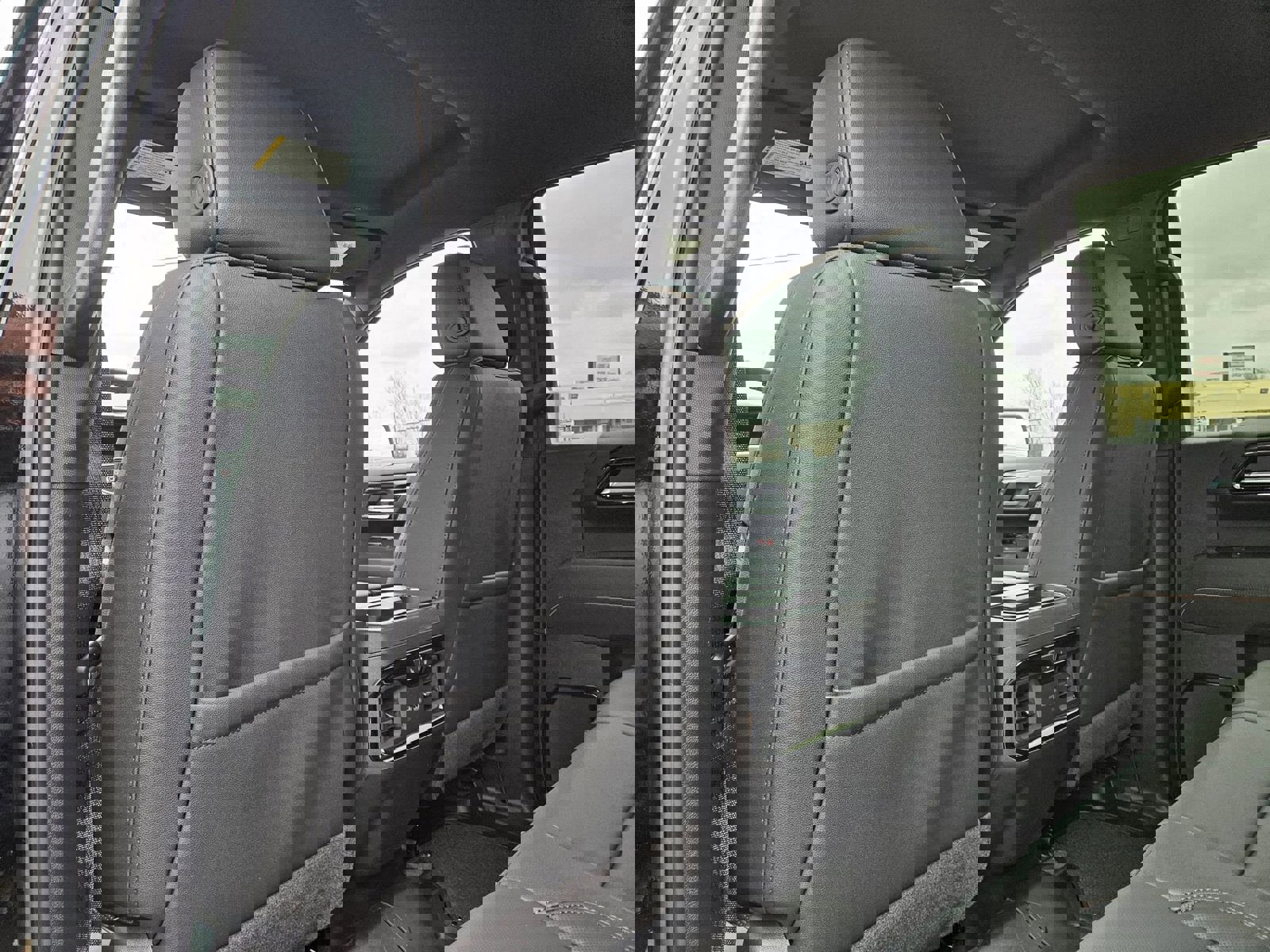 New 2026 GMC Sierra 1500 AT4 w/ LPO, Black Badging Package image 23