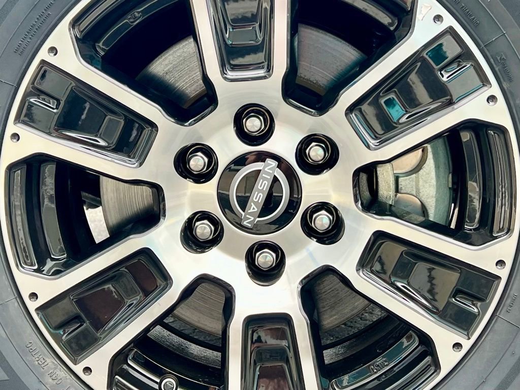 Used 2023 Nissan Titan SV image 13