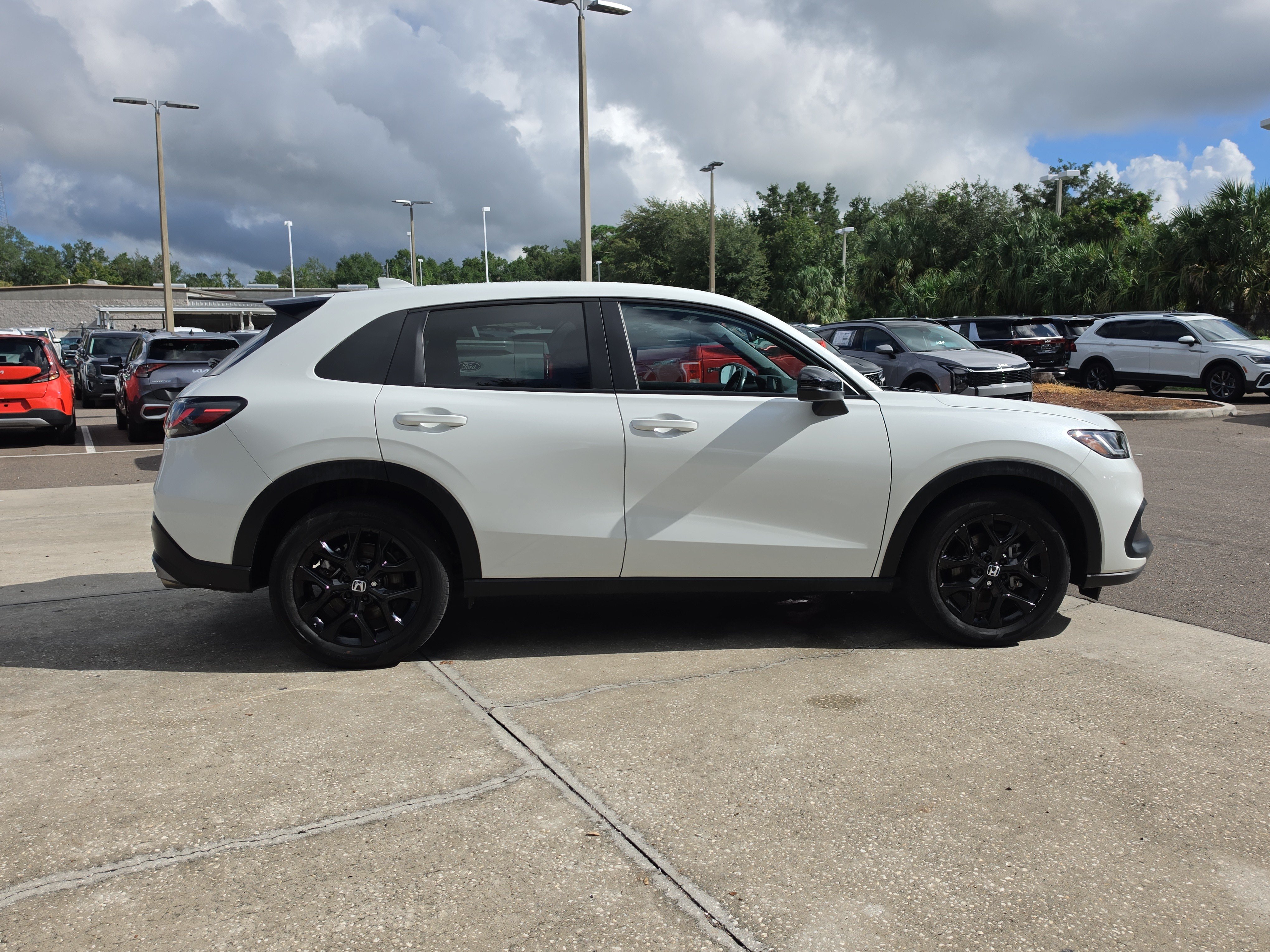 Used 2024 Honda HR-V Sport image 9