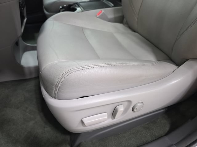 Used 2015 Toyota Sienna XLE w/ XLE Navigation Package AWD/4WD image 29