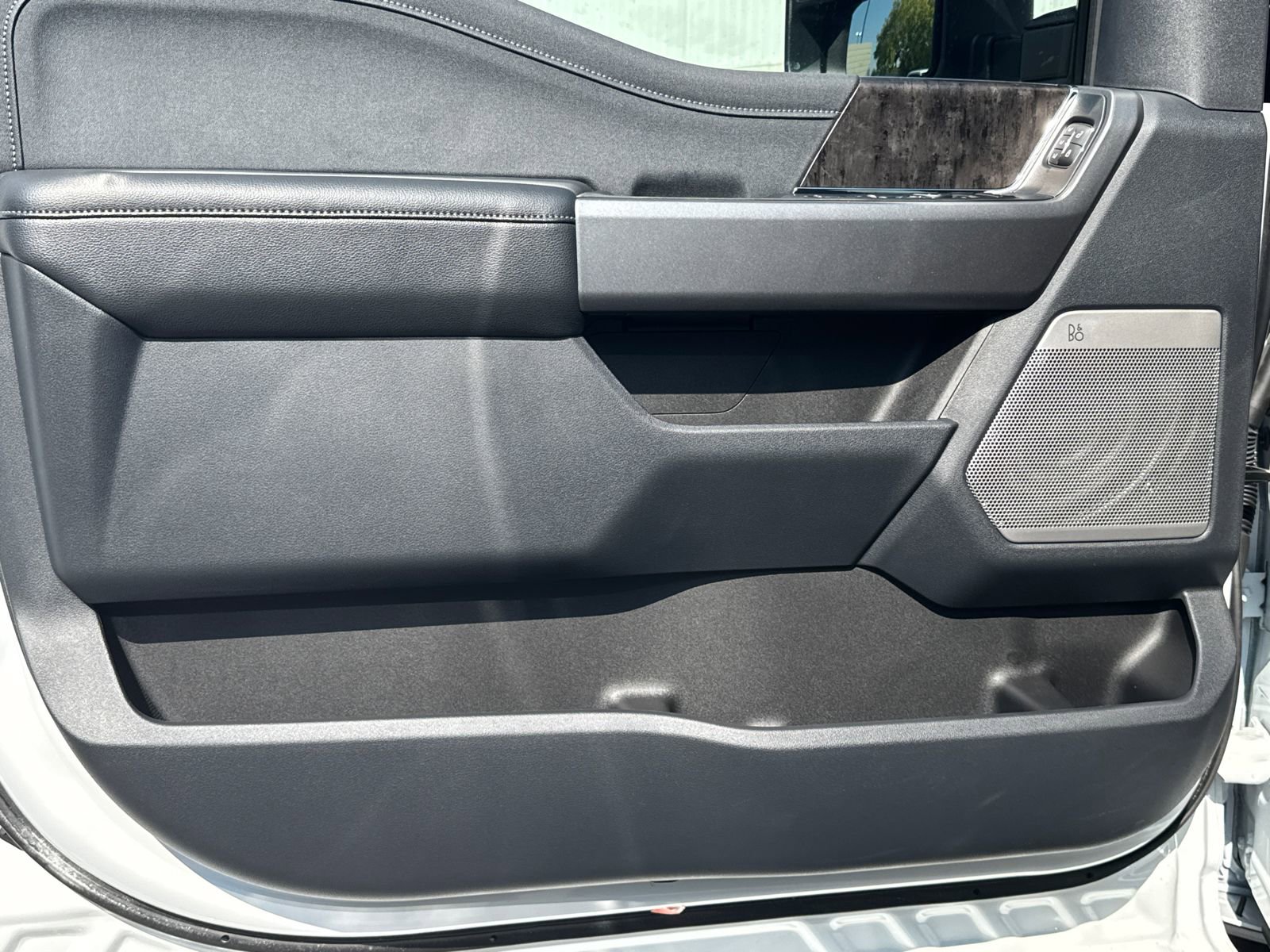 New 2025 Ford F250 Lariat w/ Lariat Ultimate Package image 10