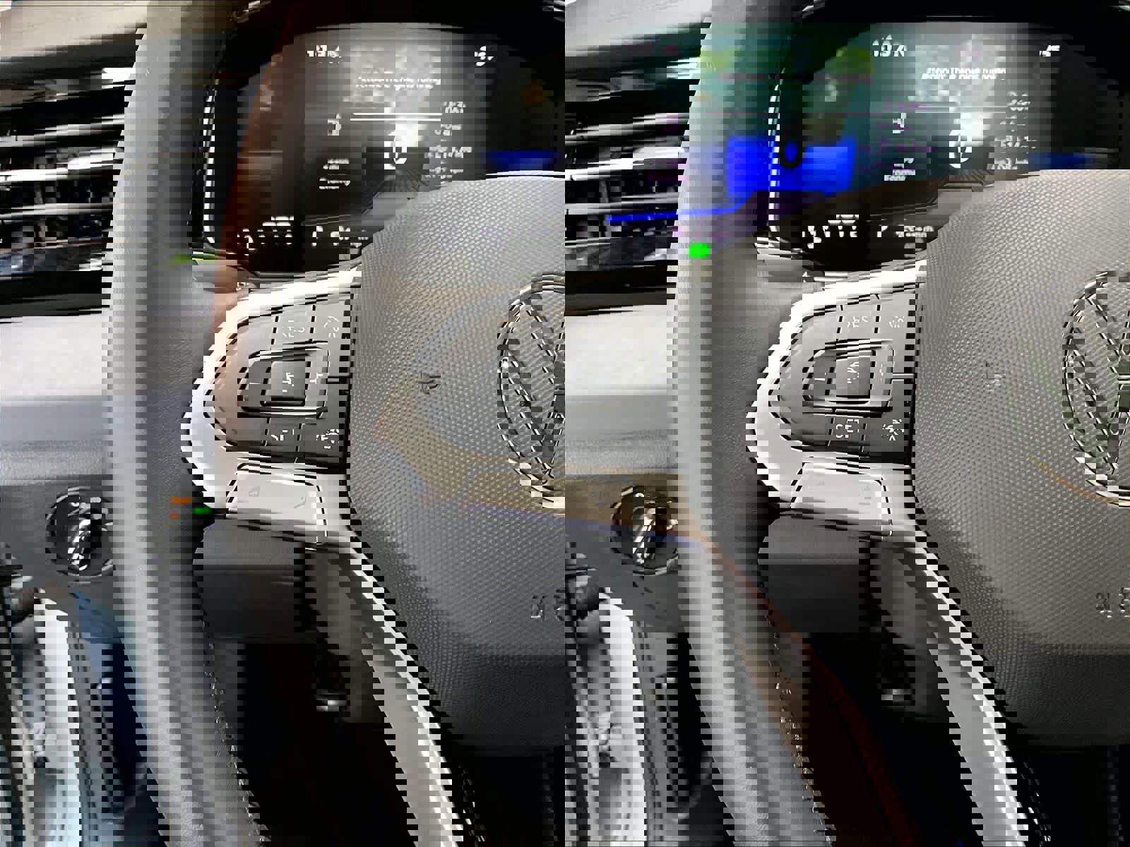 Used 2025 Volkswagen Jetta SE w/ Sunroof Package image 20