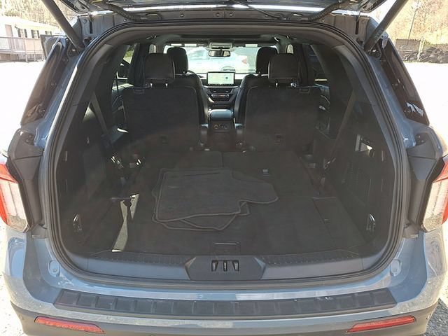 Used 2025 Ford Explorer ST AWD/4WD image 29