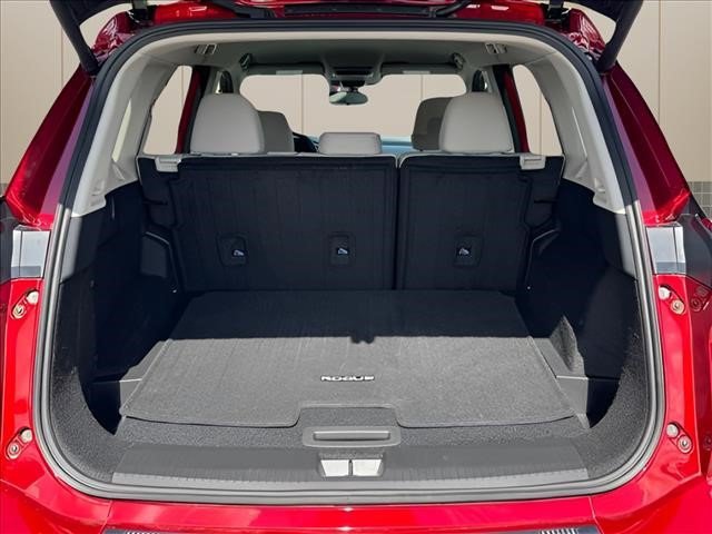 Used 2025 Nissan Rogue SV FWD image 21