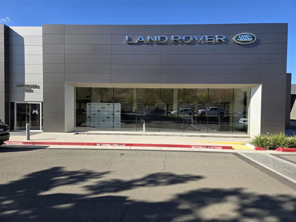 Used 2025 Land Rover Range Rover Velar S image 31