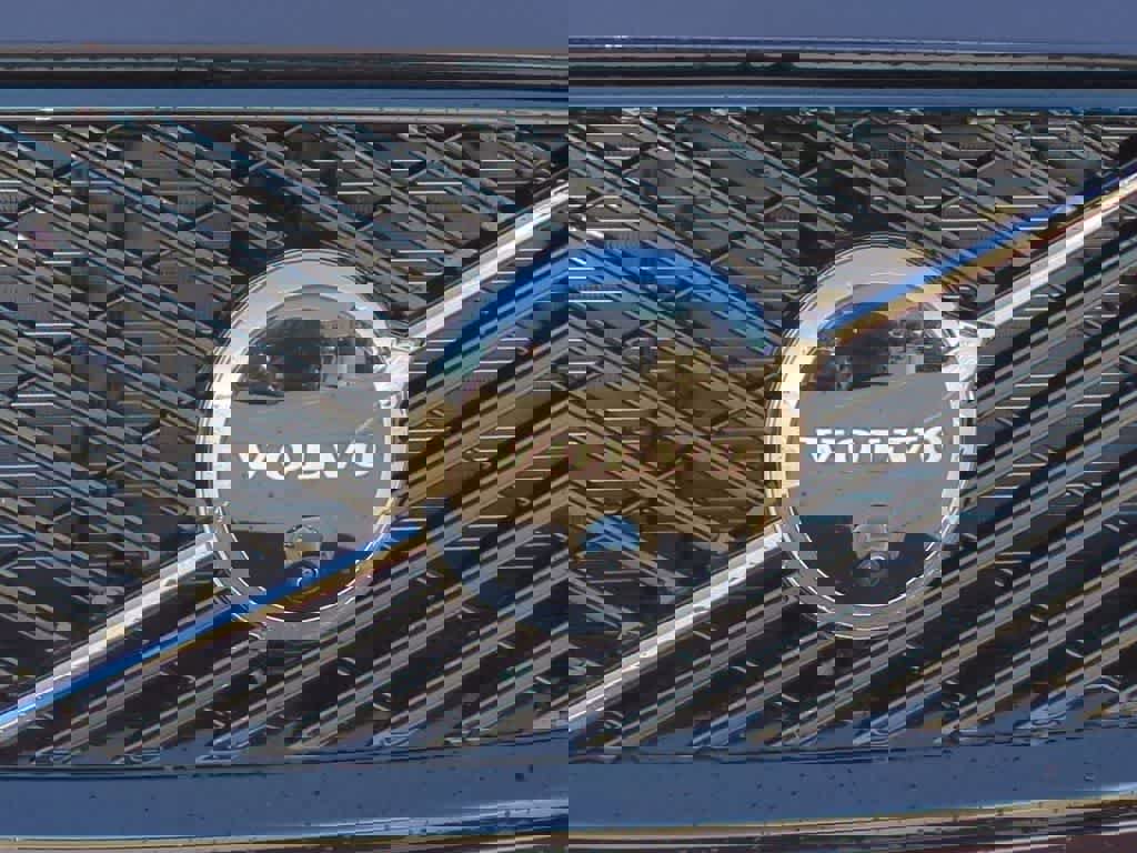 New 2026 Volvo XC60 B5 Plus w/ Protection Package Premier image 11