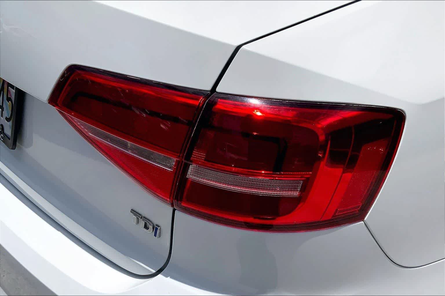 Used 2015 Volkswagen Jetta TDI S FWD image 30