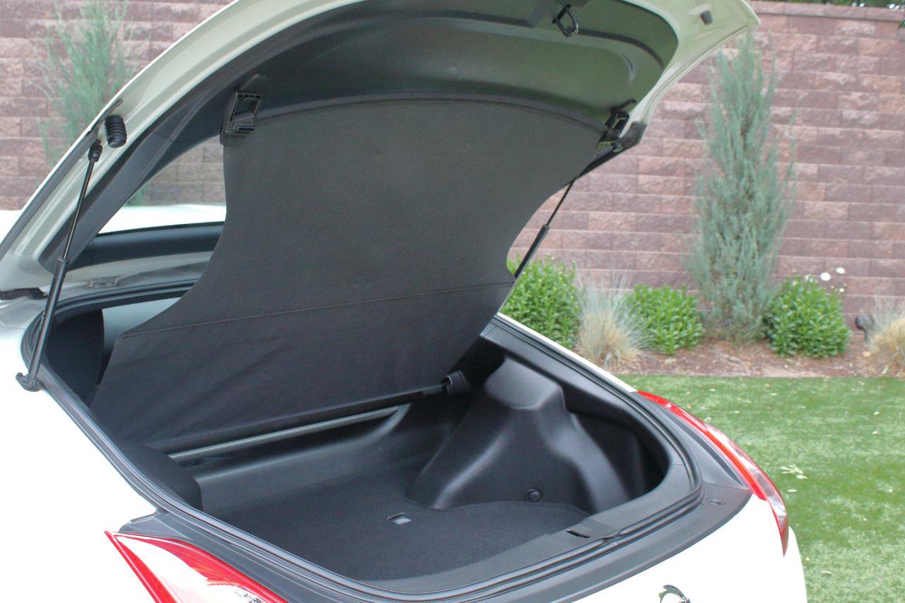 Used 2009 Nissan 370Z Touring RWD image 37
