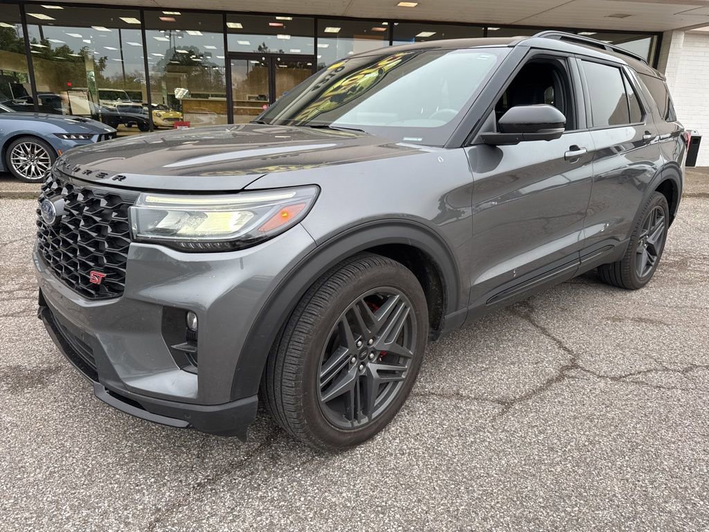 Used 2025 Ford Explorer ST AWD/4WD image 6