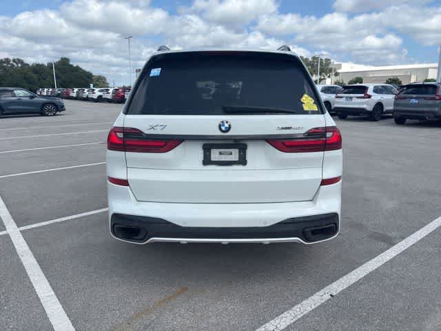 Used 2022 BMW X7 xDrive40i w/ M Sport Package AWD/4WD image 4