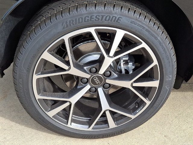 New 2026 Audi Q3 quattro 2.0T AWD/4WD image 5