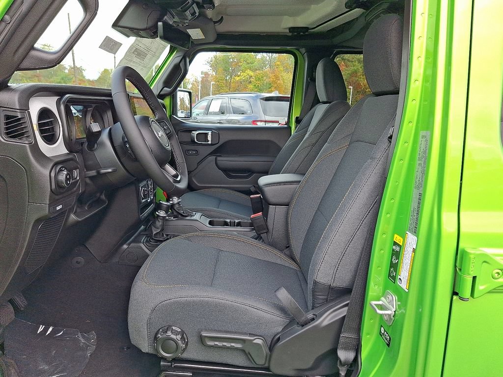 New 2025 Jeep Gladiator Sport AWD/4WD image 9