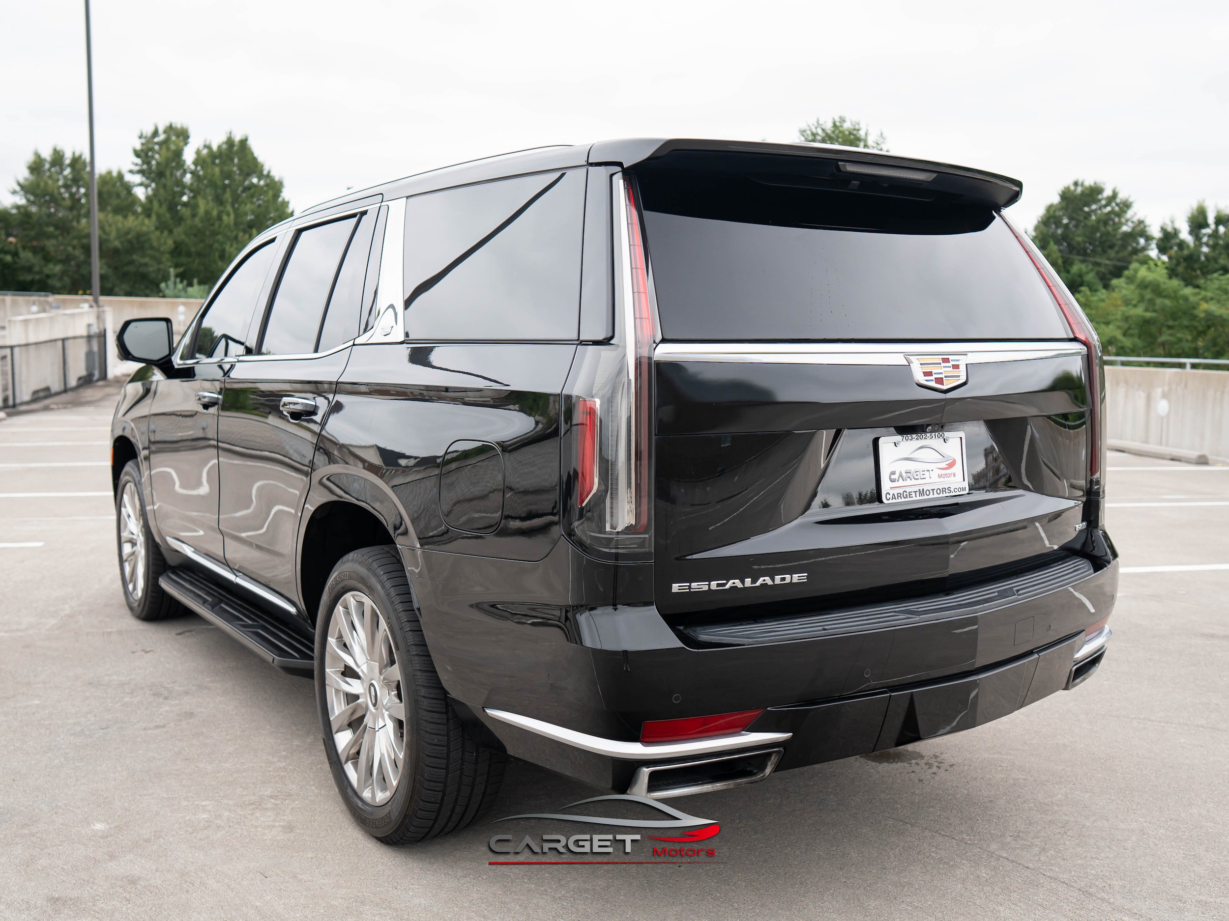 Used 2021 Cadillac Escalade Premium Luxury RWD image 5