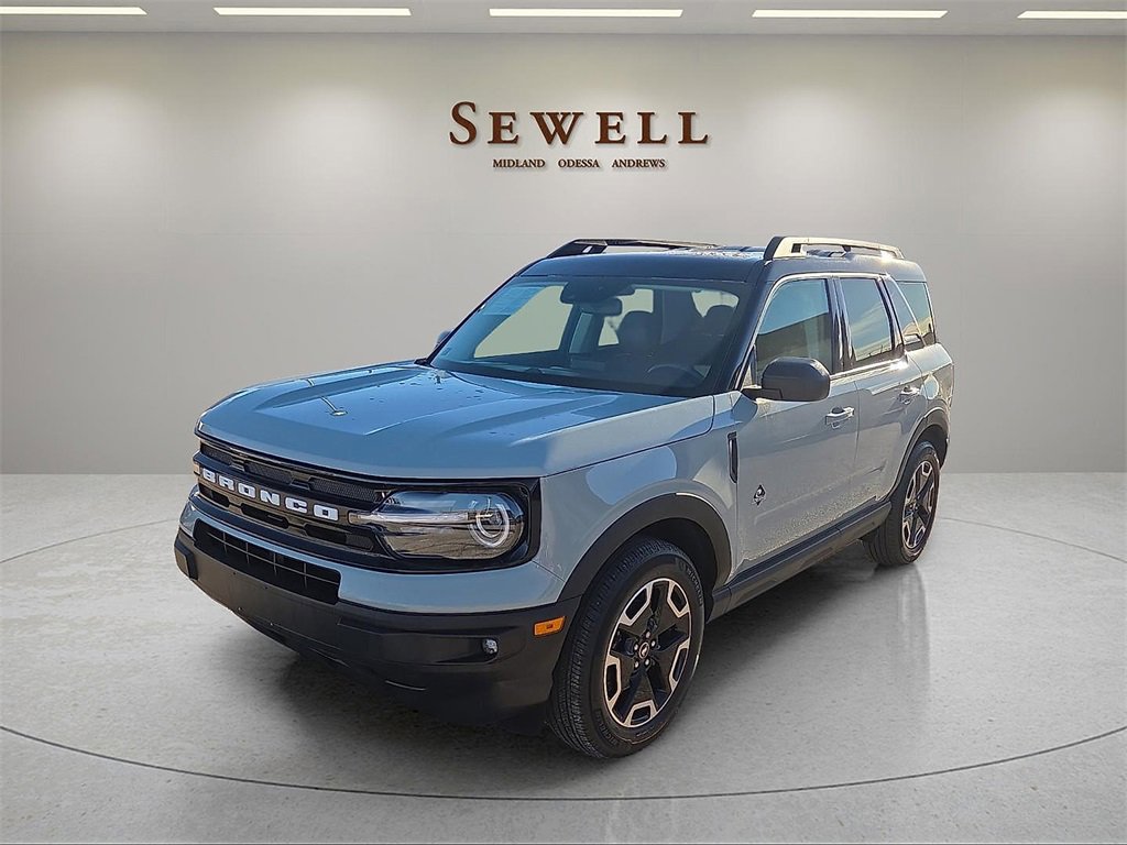Used 2022 Ford Bronco Sport Outer Banks w/ Tech Package image 1