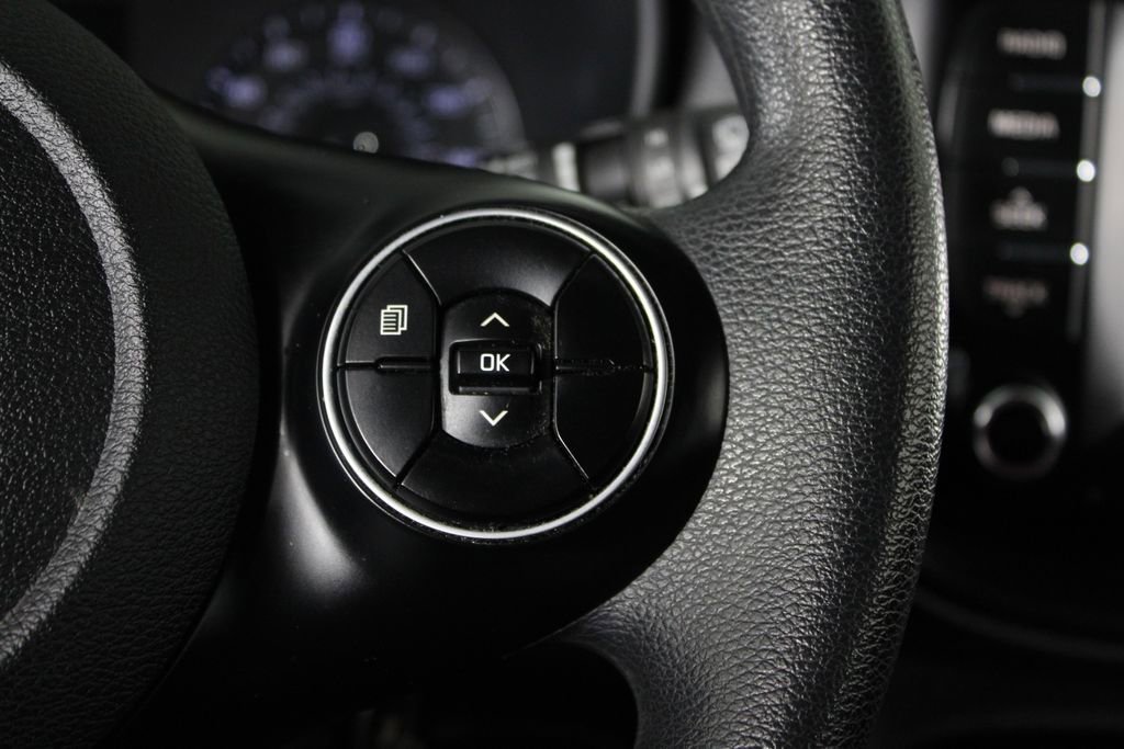Used 2020 Kia Soul LX image 24