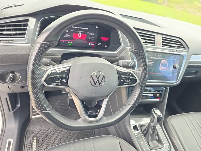 Used 2022 Volkswagen Tiguan SE R-Line AWD/4WD image 18