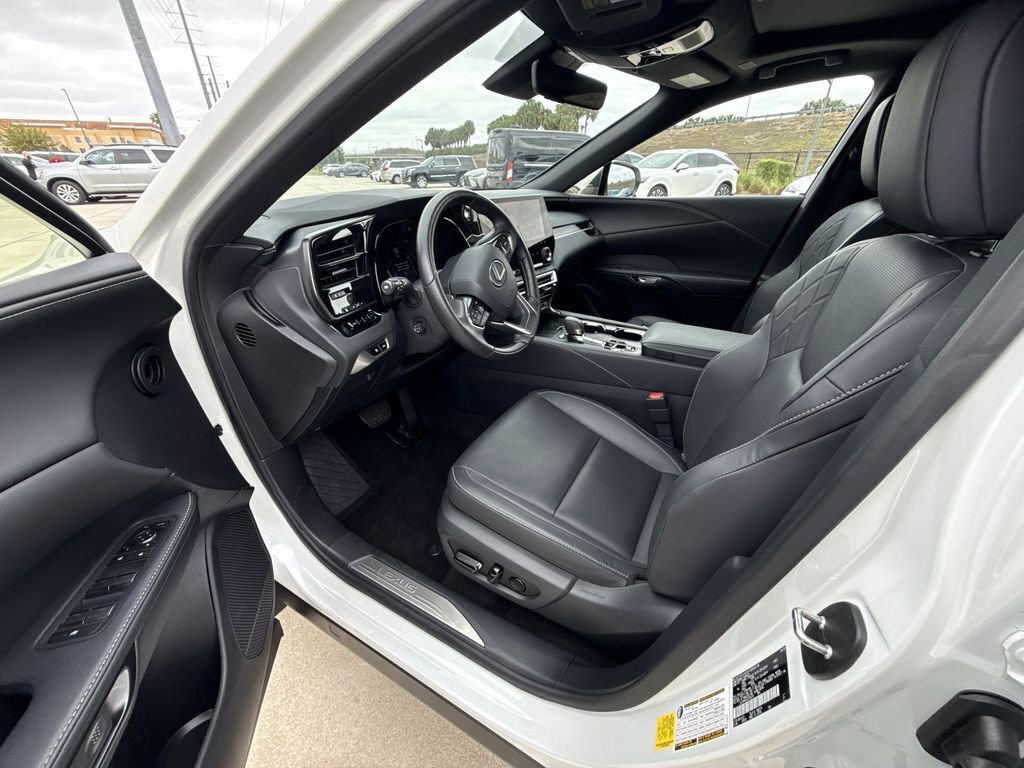Used 2025 Lexus RX 350 Premium w/ Accessory Package (Z1) image 30