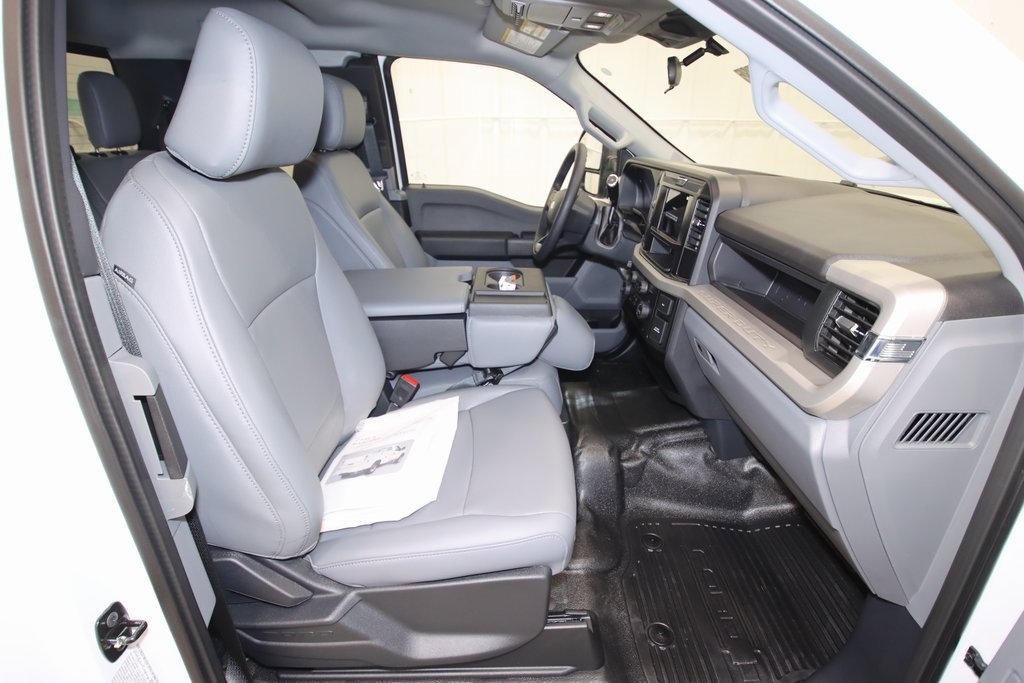 New 2025 Ford F350 XL w/ XL Chrome Package image 19