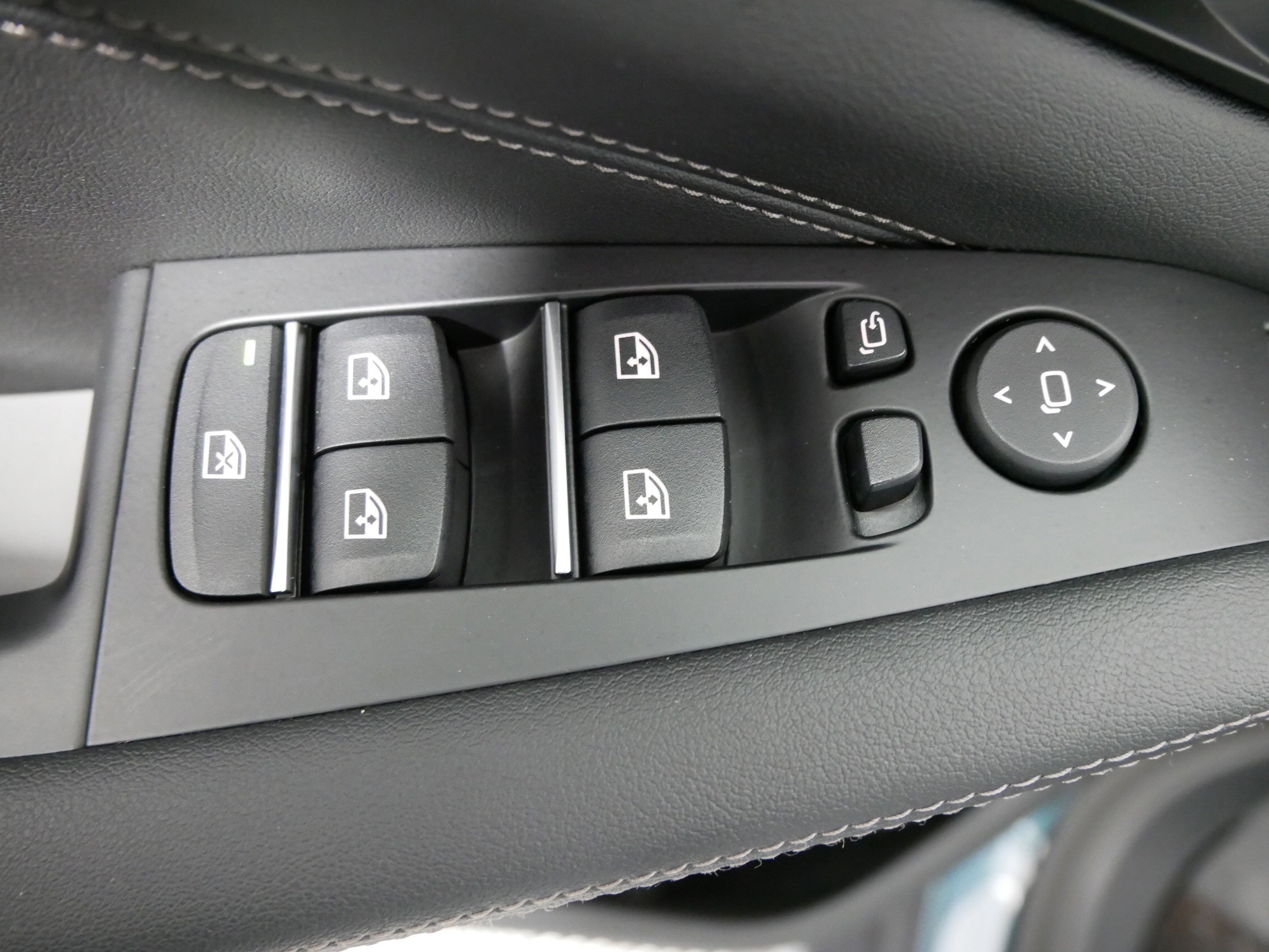 Used 2024 BMW X5 xDrive50e w/ Parking Assistance Package image 27