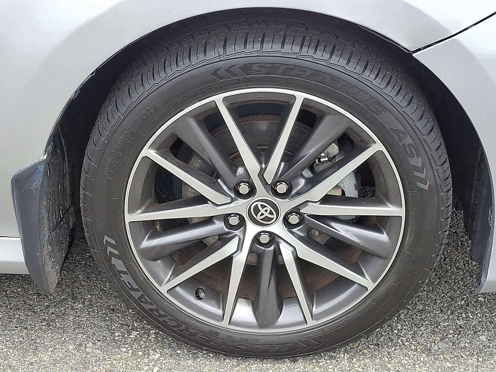 Used 2023 Toyota Camry XLE FWD image 8