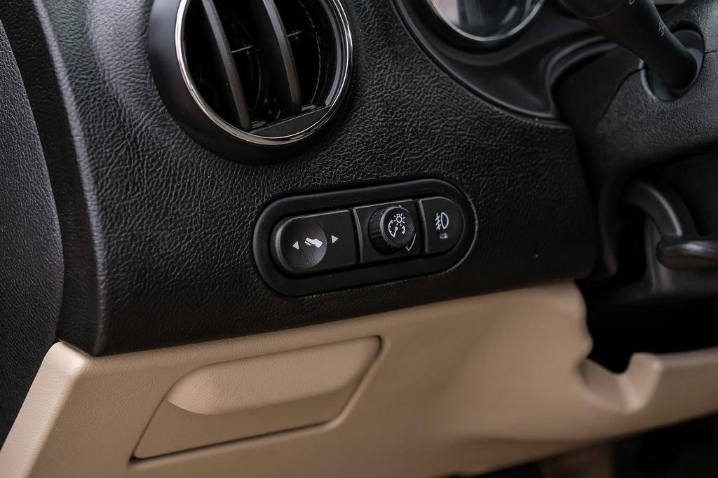 Used 2007 Pontiac G6 GT w/ Premium Package FWD image 28
