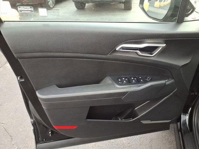 Used 2025 Kia Sportage LX image 20