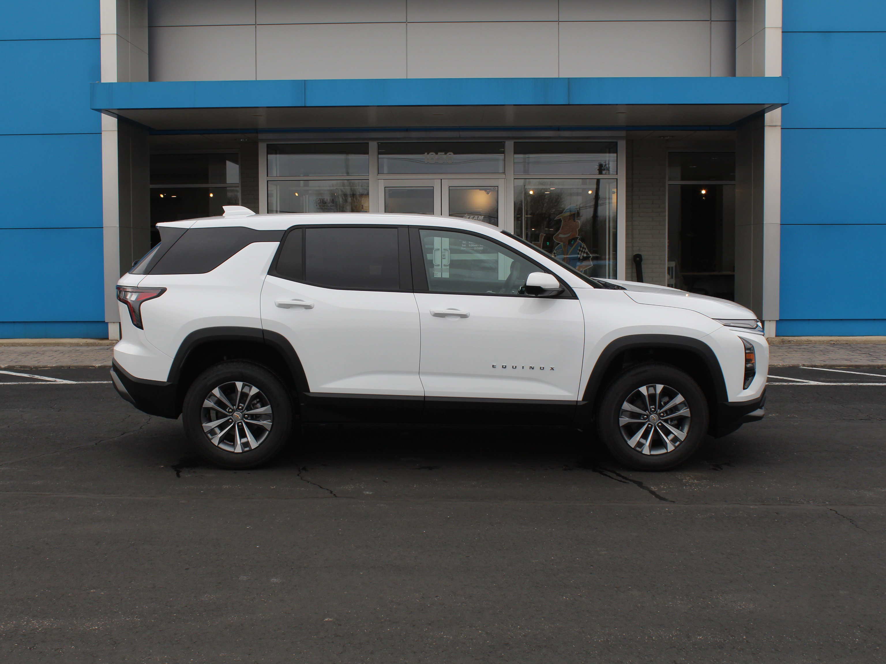 New 2026 Chevrolet Equinox LT w/ Safety and Technology Package image 3