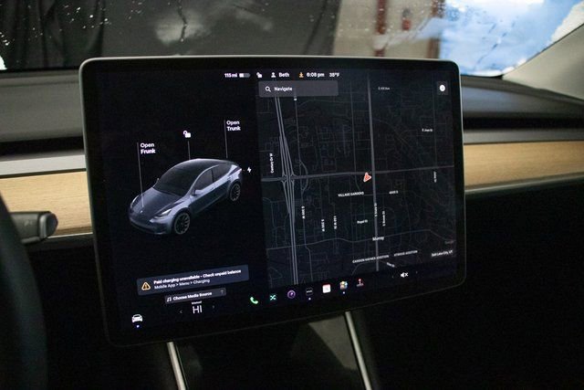 Used 2020 Tesla Model Y Long Range image 28