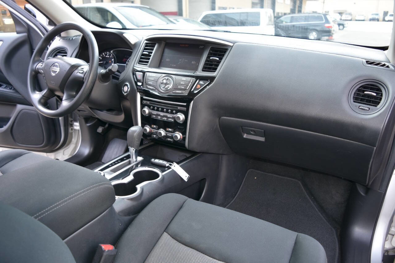 Used 2017 Nissan Pathfinder S image 43