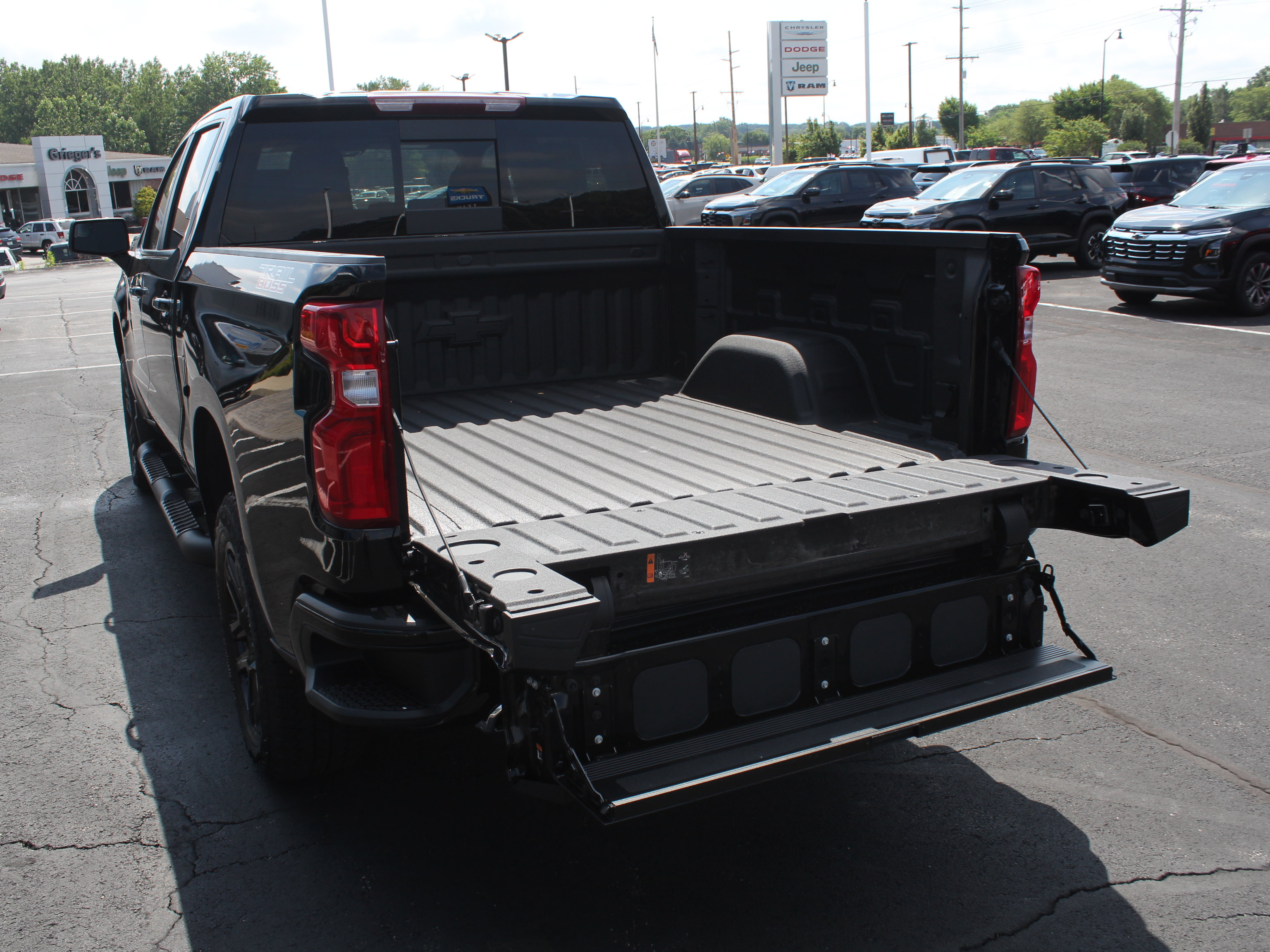 New 2026 Chevrolet Silverado 1500 LT Trail Boss w/ Convenience Package II AWD/4WD image 18