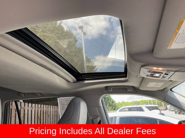 Used 2021 Toyota Highlander XLE AWD/4WD image 10