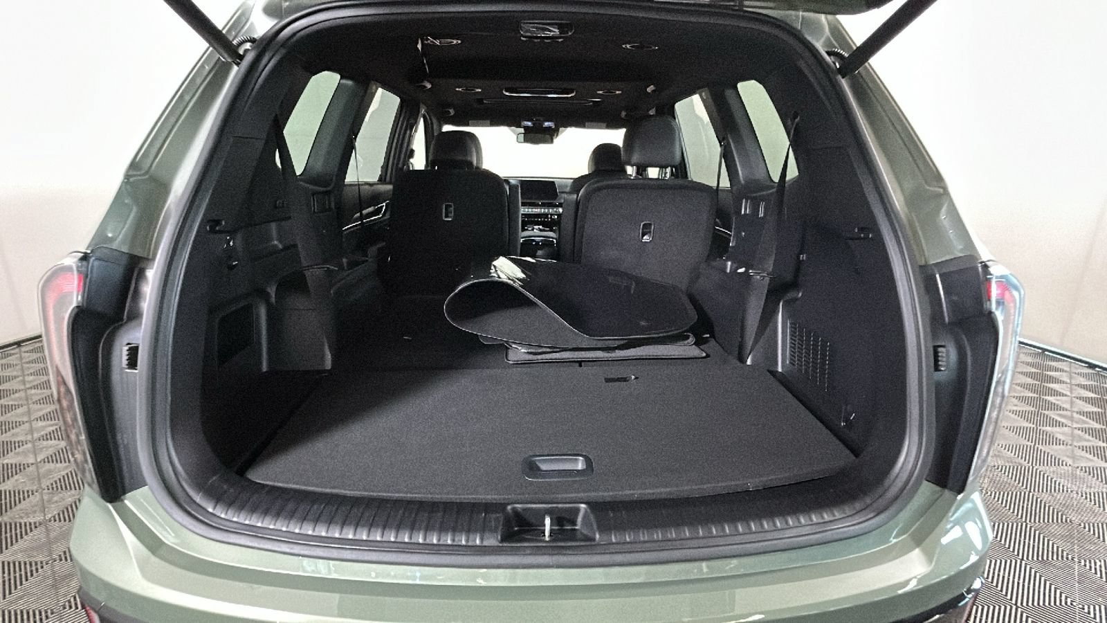 Used 2024 Kia Telluride EX X-Line AWD/4WD image 33