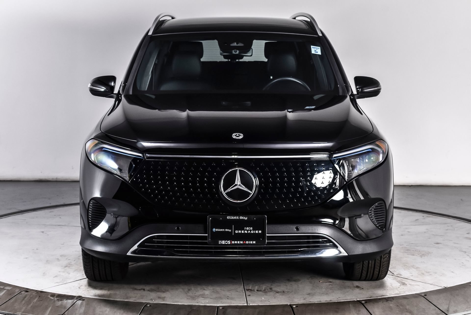 Used 2024 Mercedes-Benz EQB 350 4MATIC SUV w/ Winter Package image 9