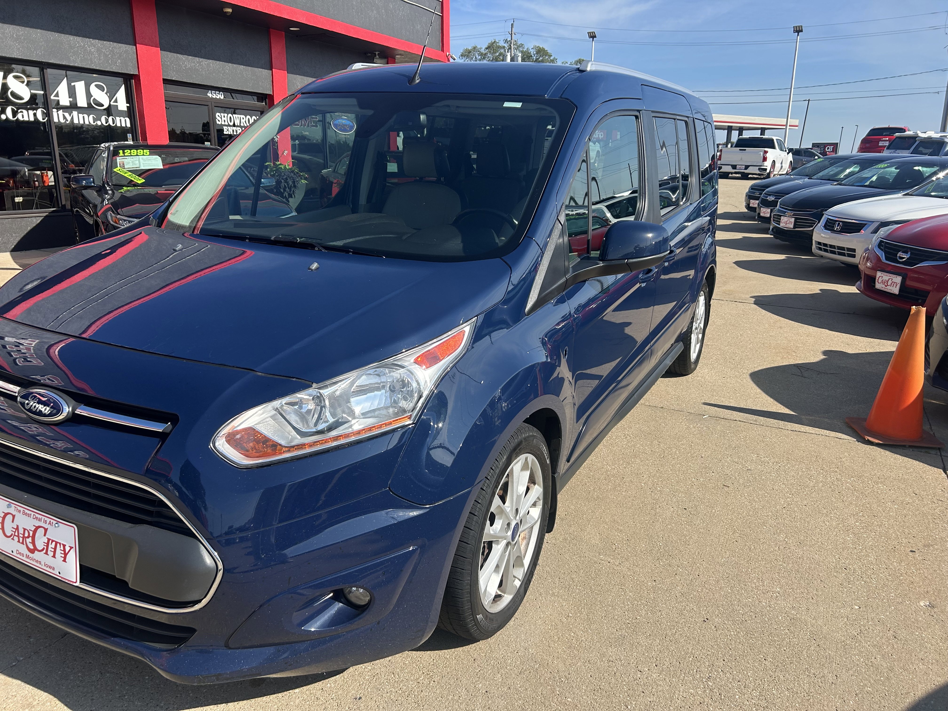 Used 2016 Ford Transit Connect Titanium image 1