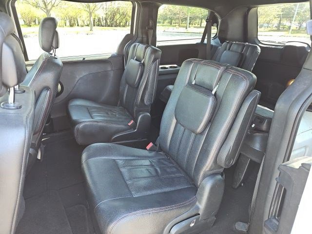 Used 2019 Dodge Grand Caravan GT image 18