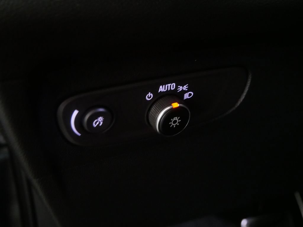 Used 2023 Buick Envision Essence w/ Sport Touring Package AWD/4WD image 19