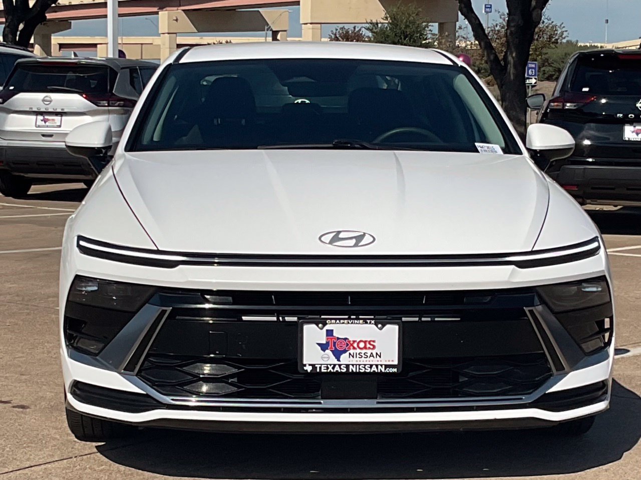 Used 2025 Hyundai Sonata SEL FWD image 2