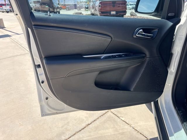 Used 2020 Dodge Journey Crossroad w/ Rear Seat Video Group I FWD image 17