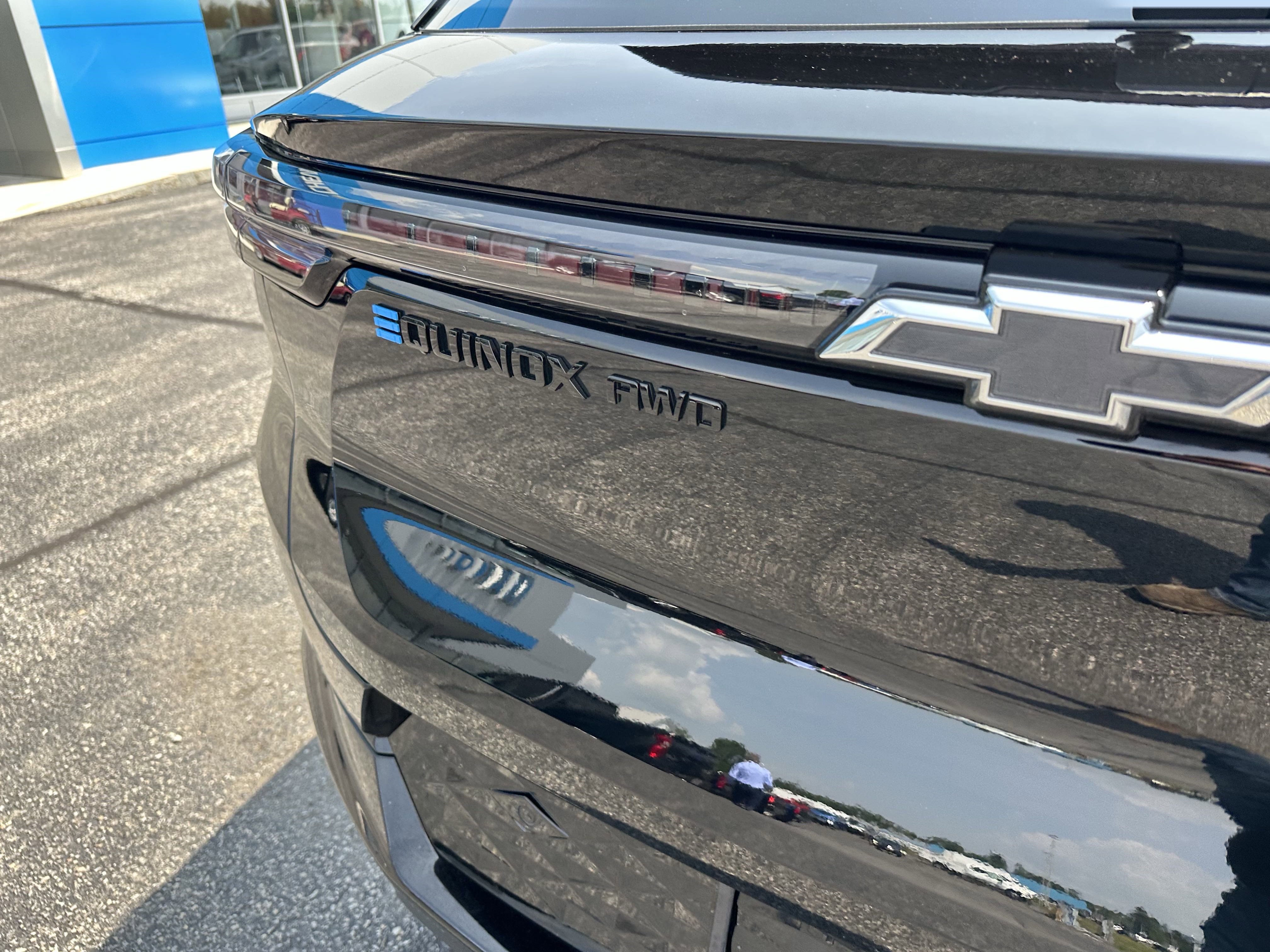 New 2025 Chevrolet Equinox EV RS image 7