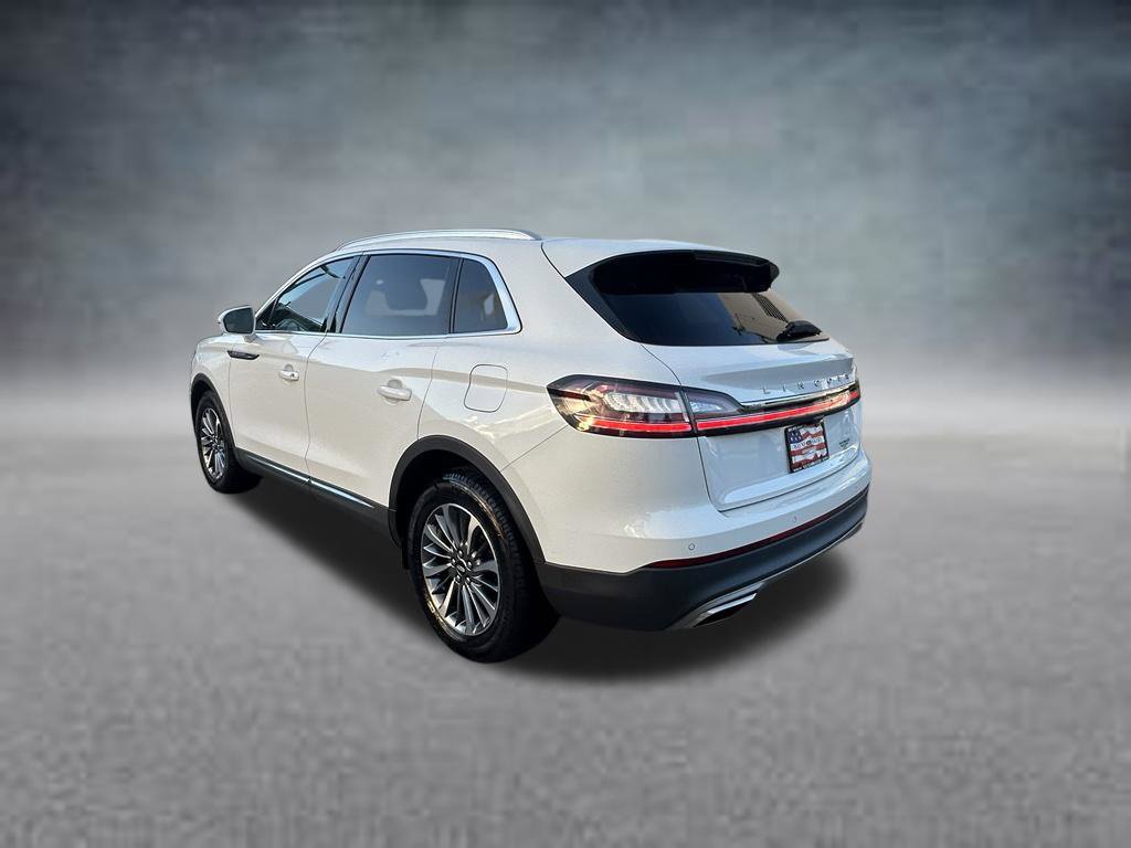 Used 2023 Lincoln Nautilus FWD w/ Premium Package image 7