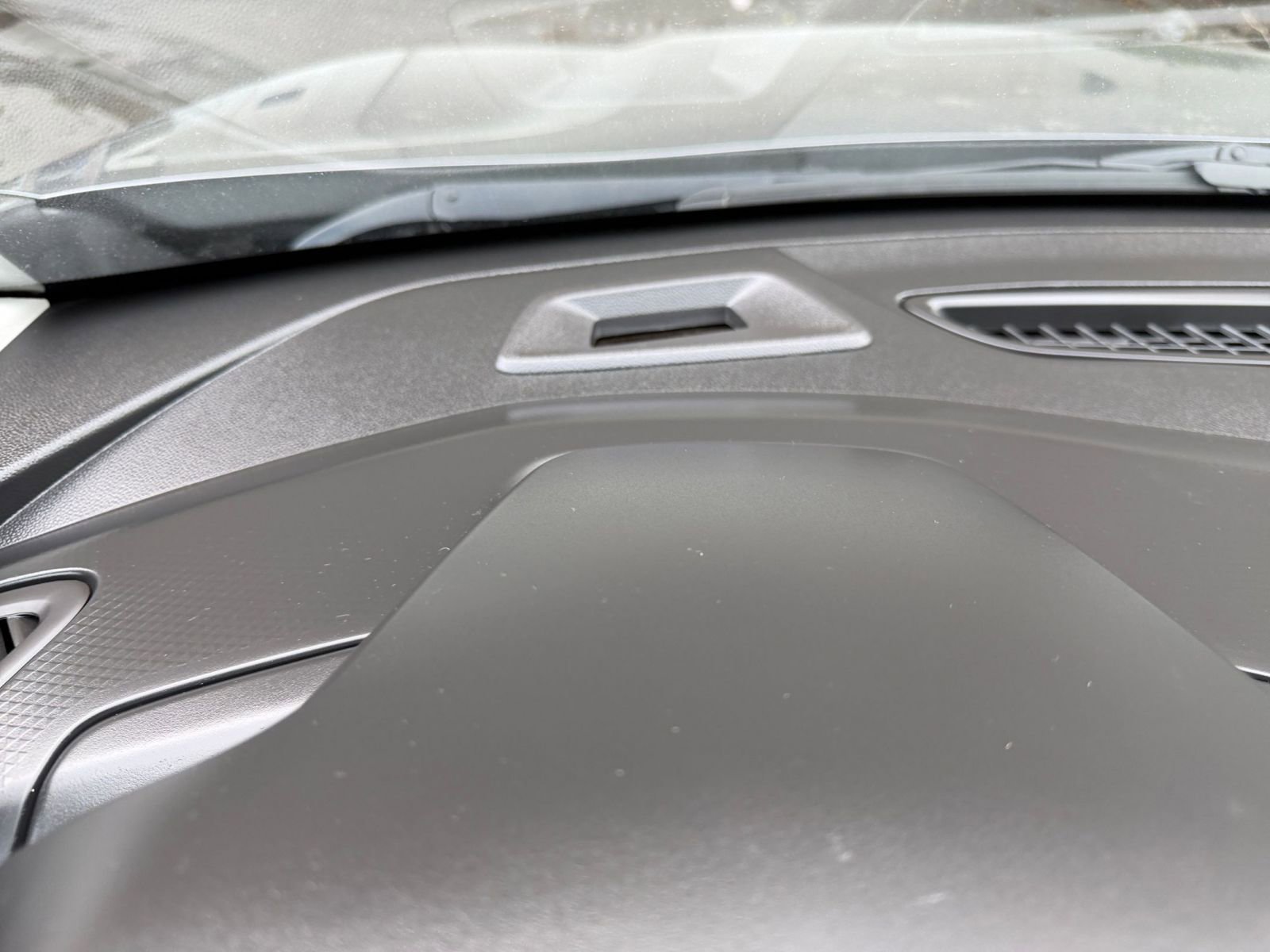 Used 2025 Chevrolet Trax LT image 35