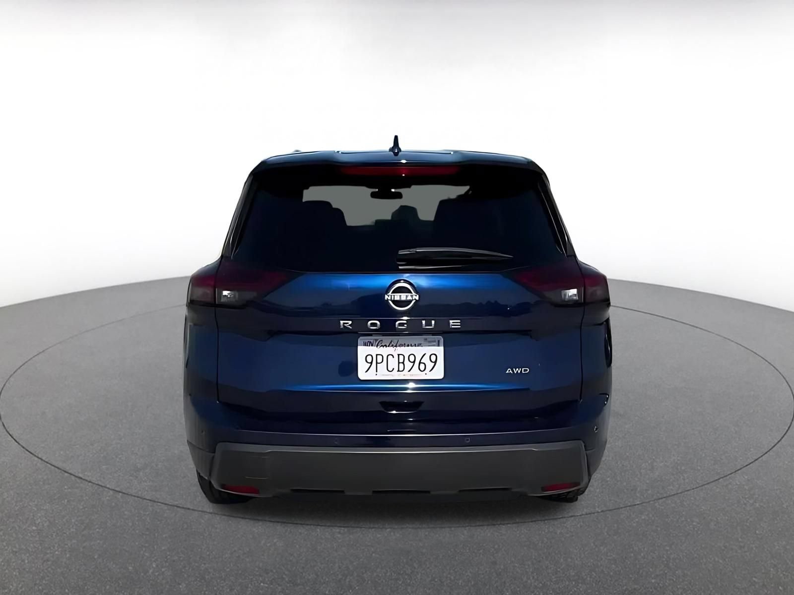 Used 2025 Nissan Rogue SV AWD/4WD image 12